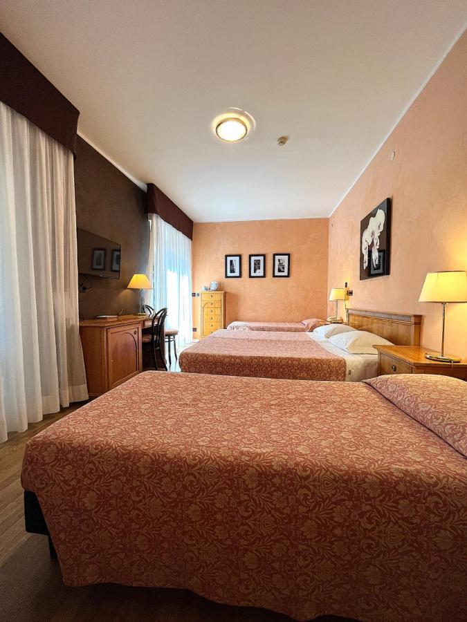 Hotel Regina Grado Buitenkant foto