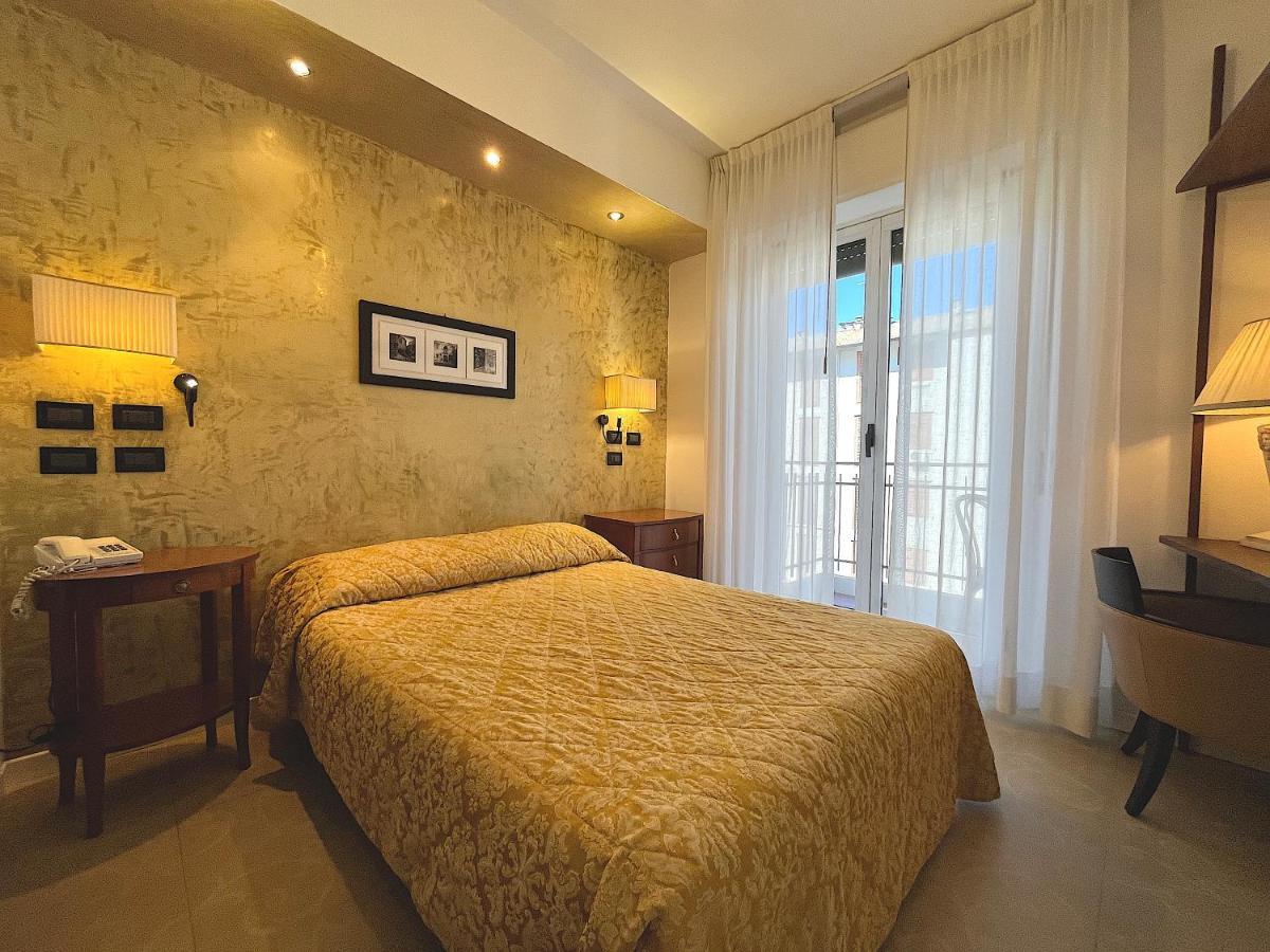 Hotel Regina Grado Buitenkant foto