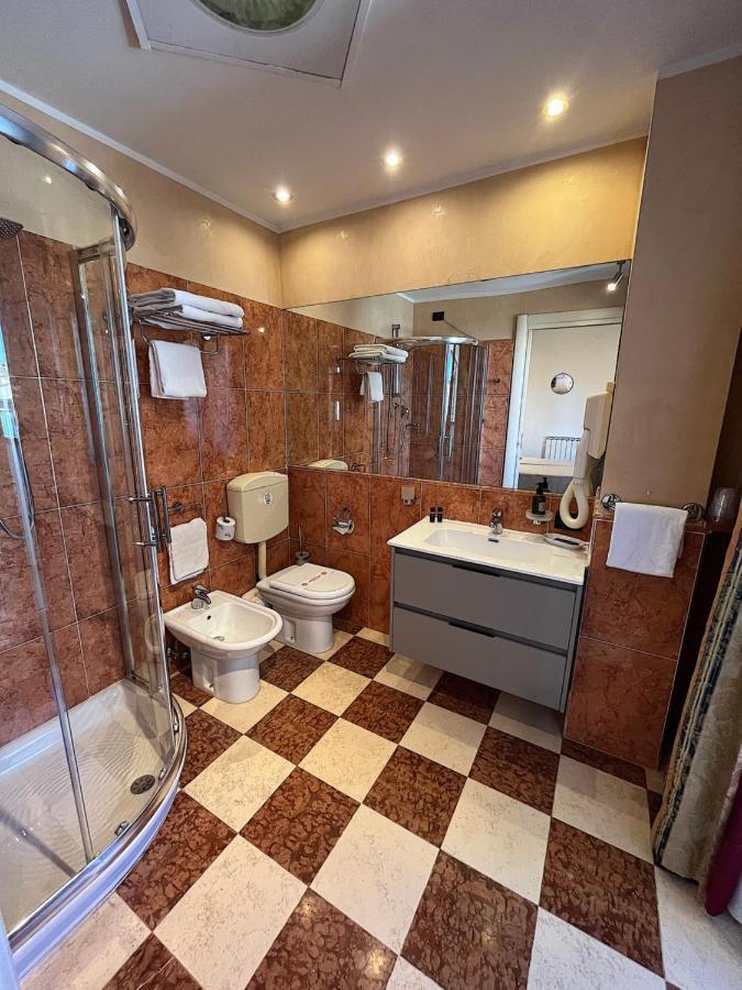 Hotel Regina Grado Buitenkant foto