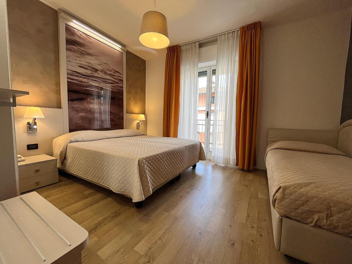 Hotel Regina Grado Buitenkant foto
