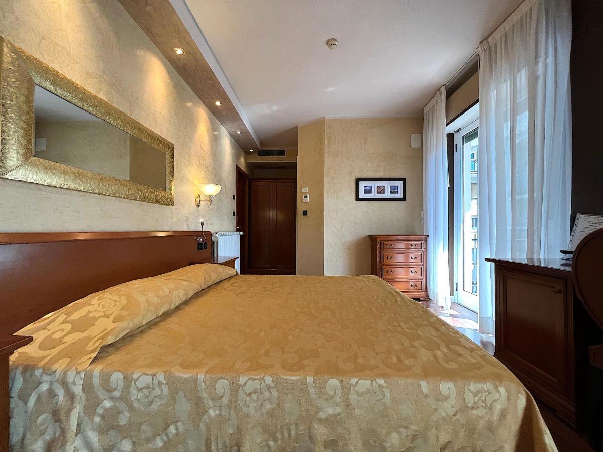 Hotel Regina Grado Buitenkant foto