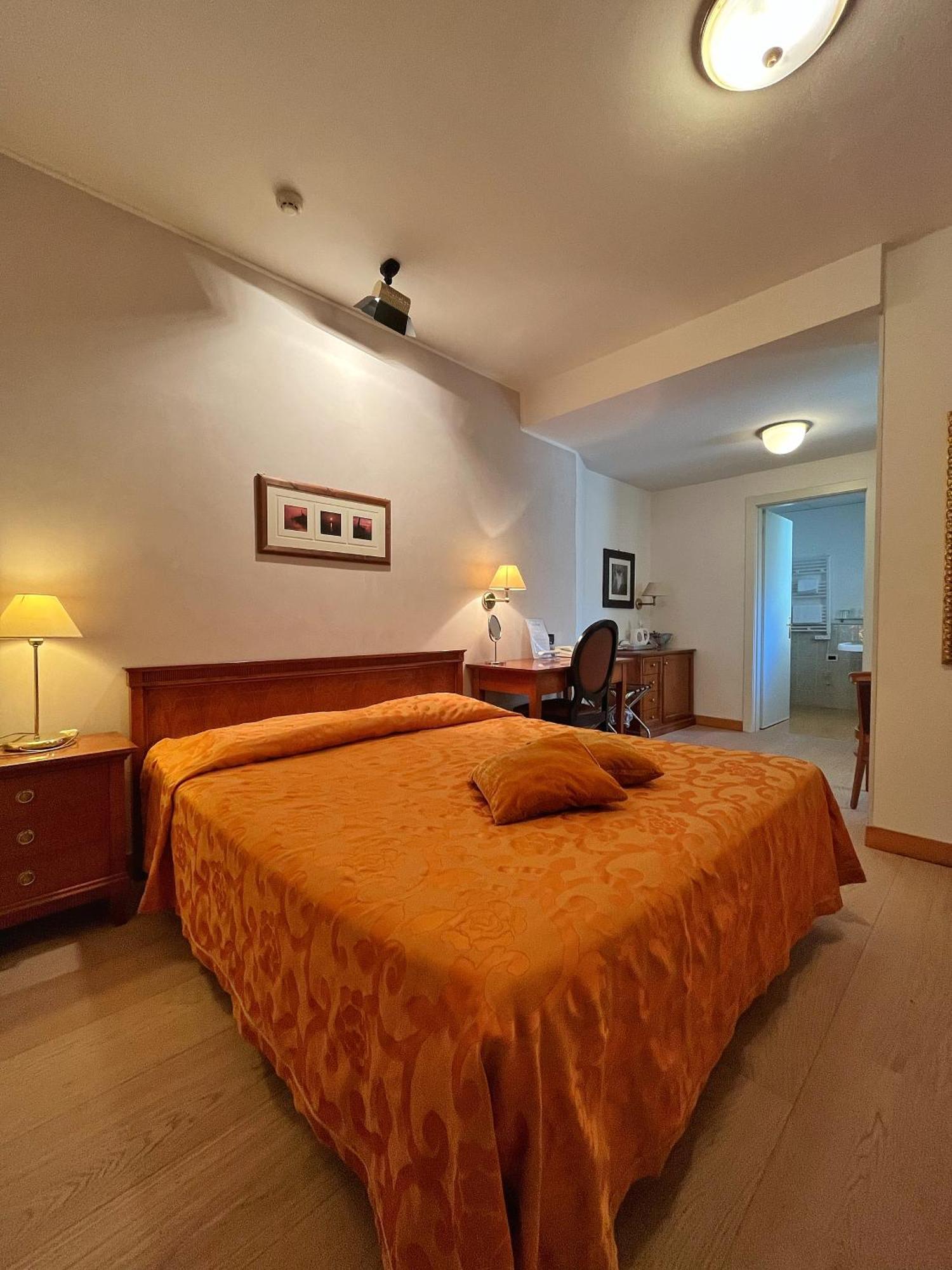 Hotel Regina Grado Buitenkant foto