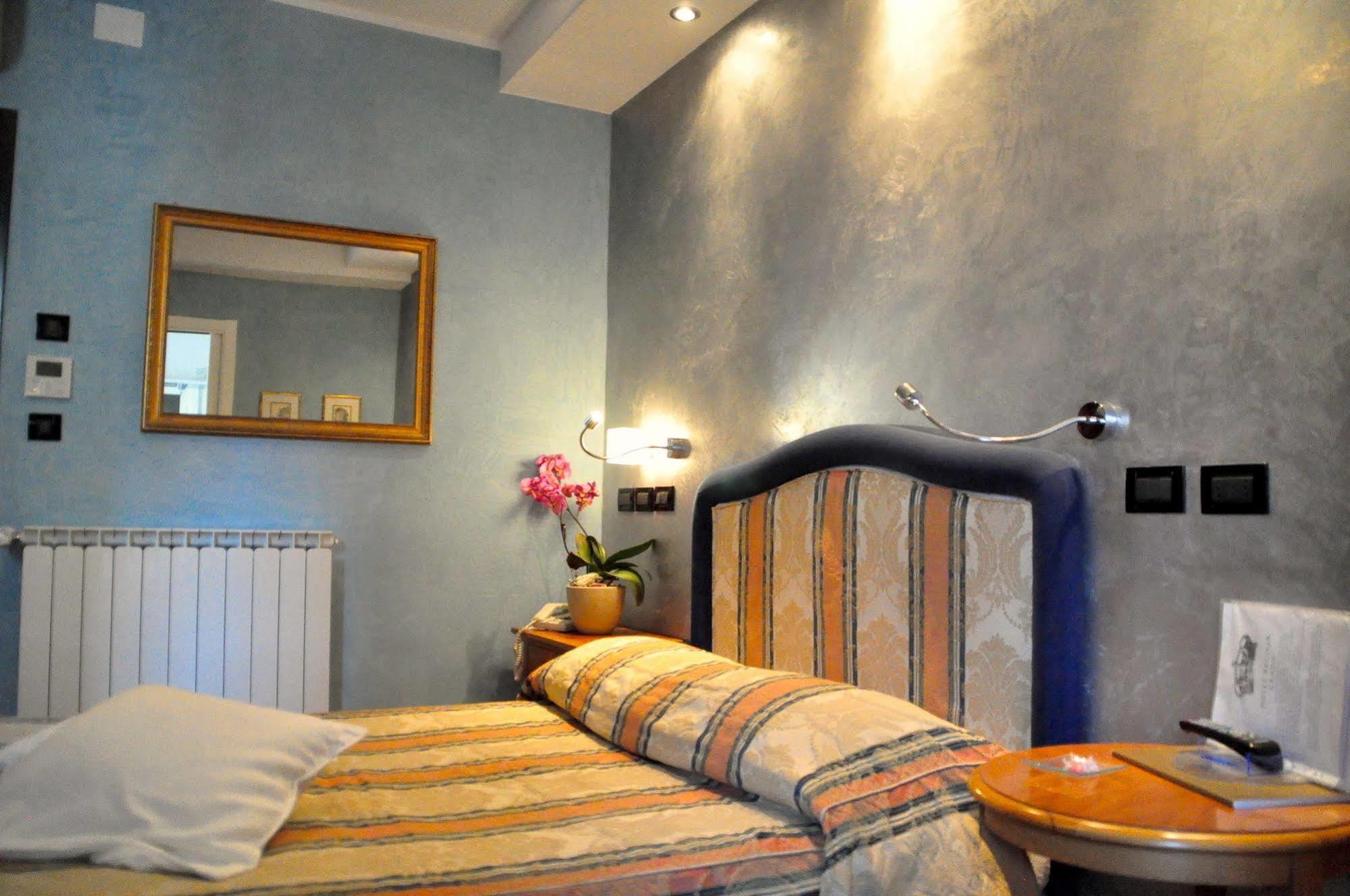 Hotel Regina Grado Buitenkant foto