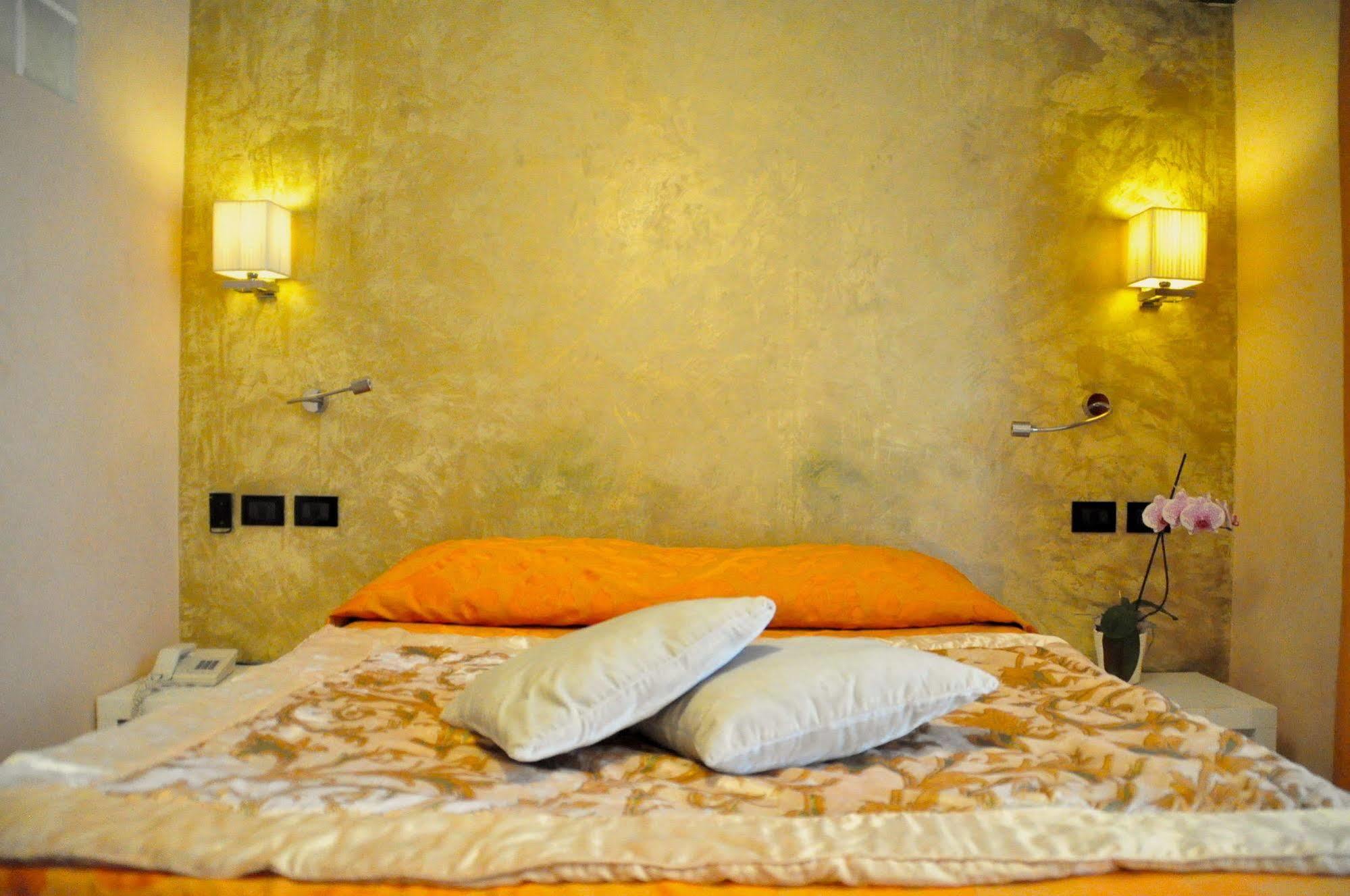 Hotel Regina Grado Buitenkant foto