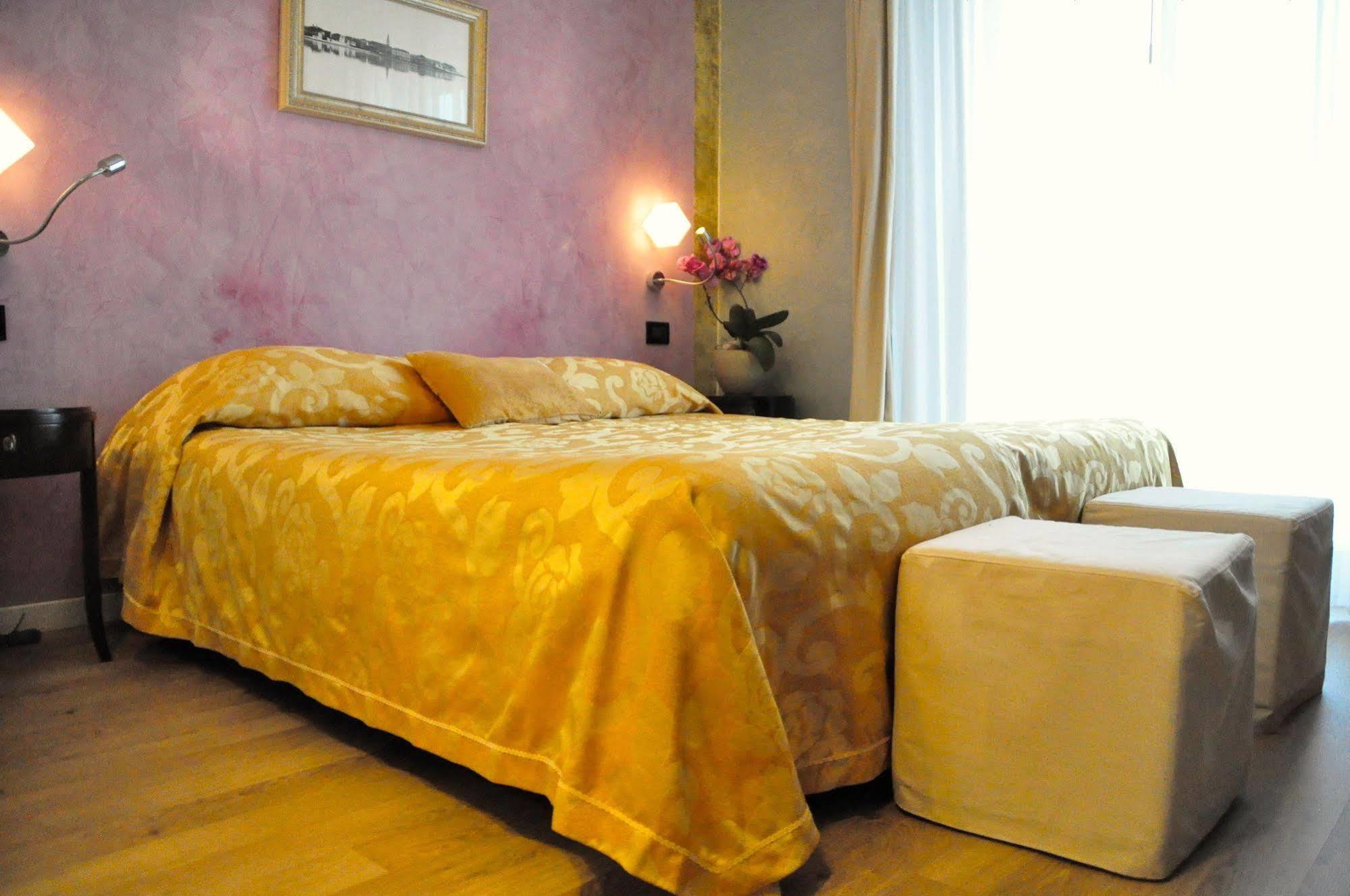 Hotel Regina Grado Buitenkant foto