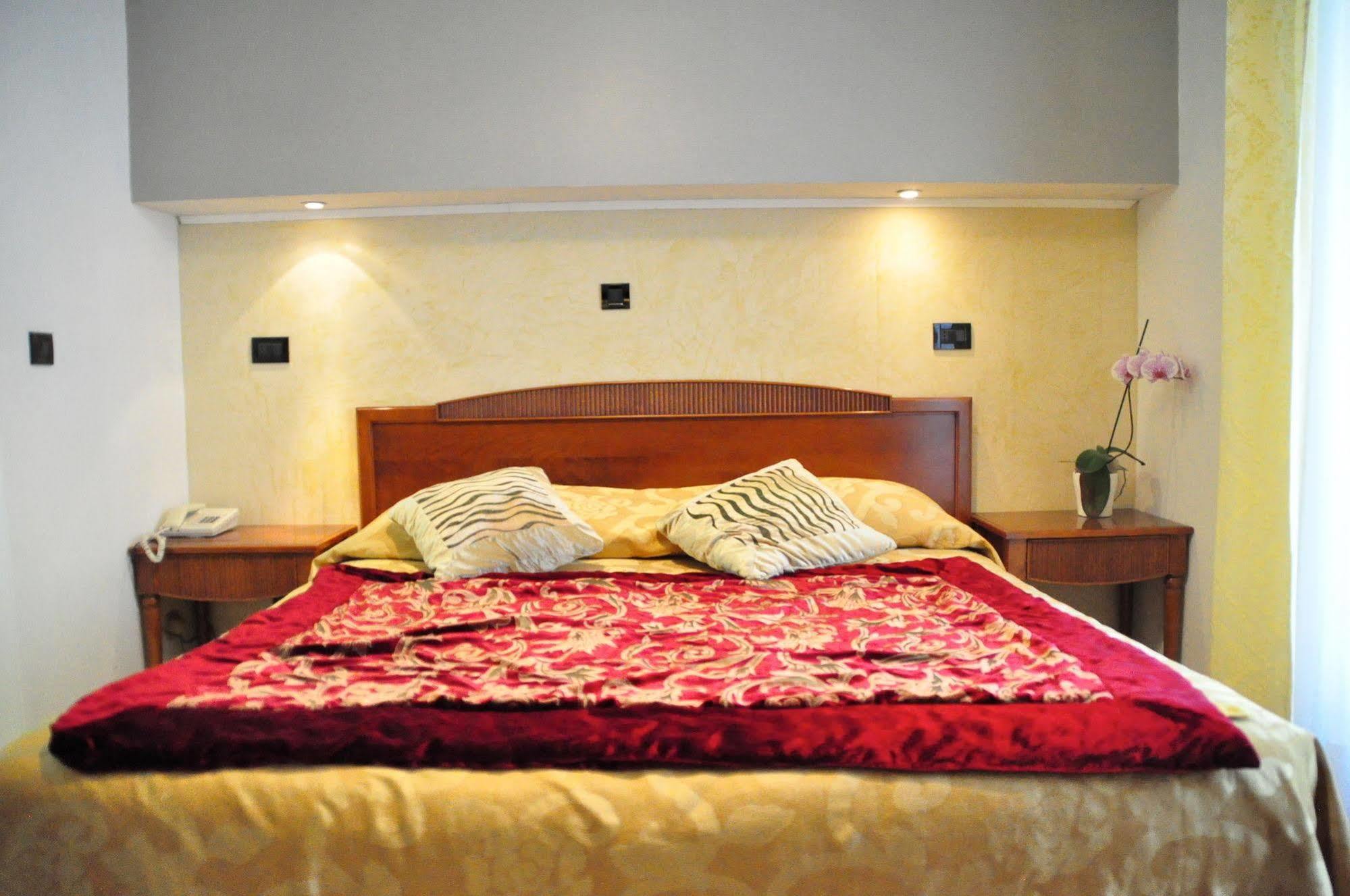 Hotel Regina Grado Buitenkant foto