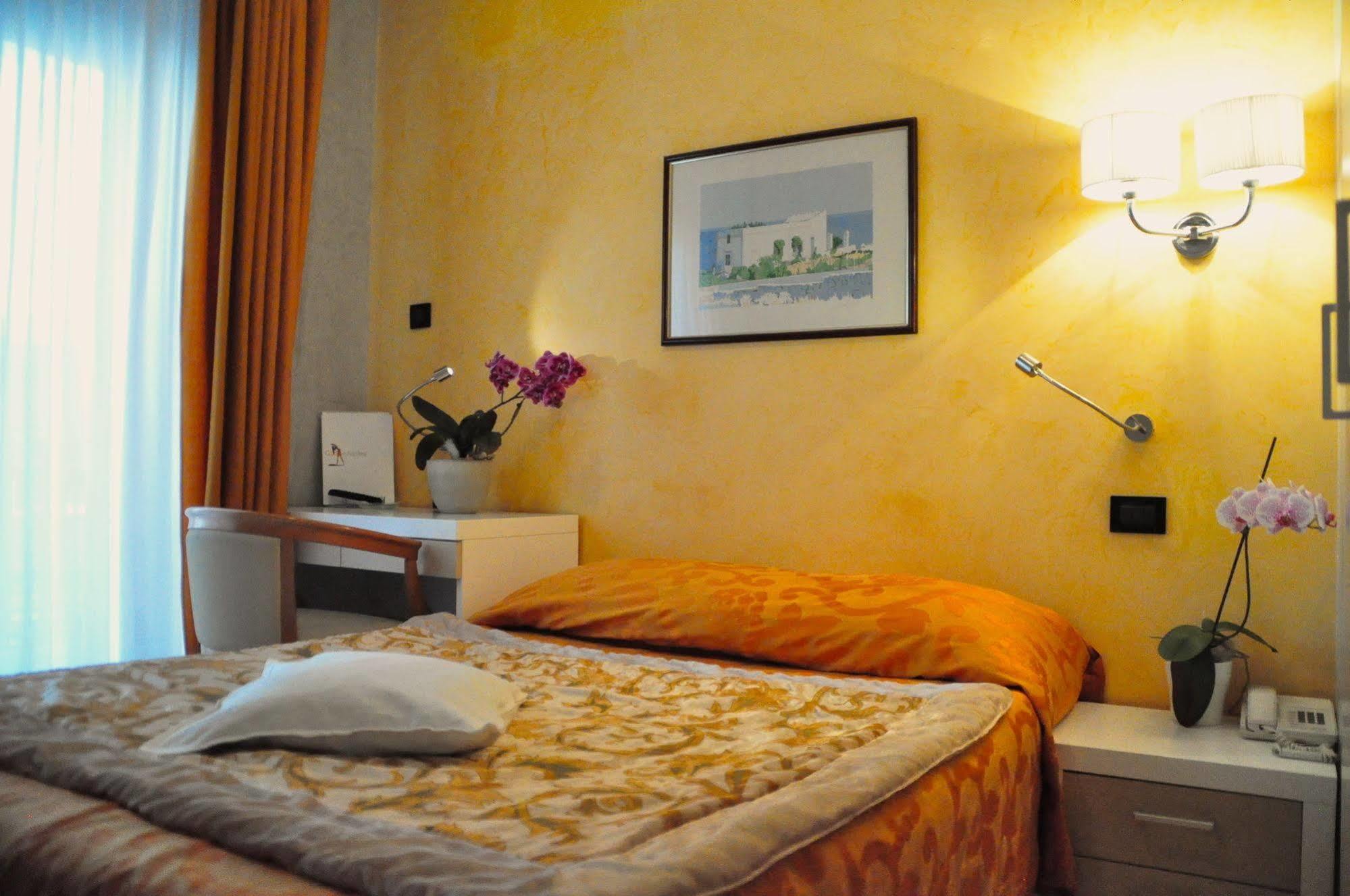 Hotel Regina Grado Buitenkant foto